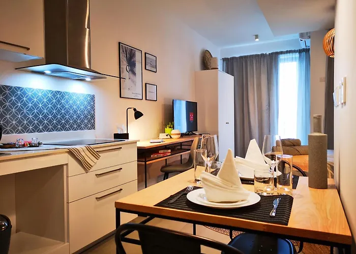 Avya\'S Studio 117 At Ebene Square, Ebene